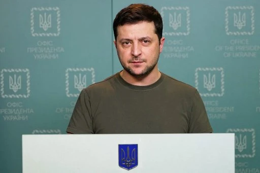 «Nous devons arrêter l'agresseur» russe «au plus vite», dit Zelensky à Biden