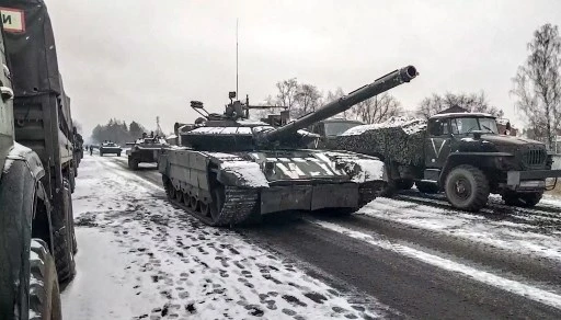 Les chars russes aux portes de Kiev, échec des premières négociations à haut niveau