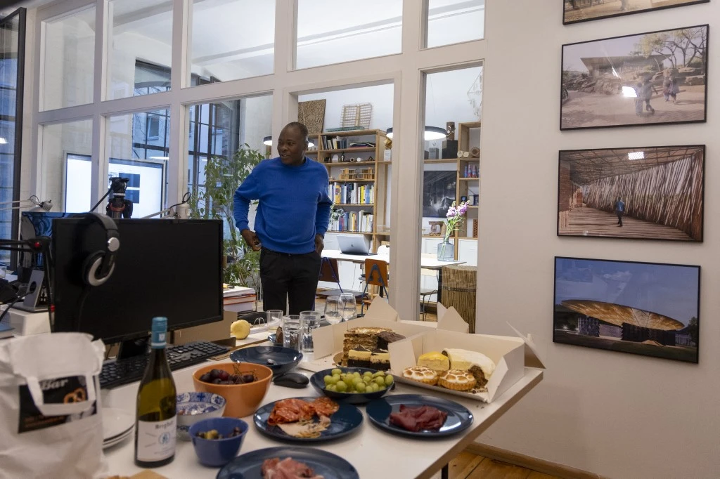 Francis Kéré, chantre d'une architecture durable, premier Africain à recevoir le prix Pritzker