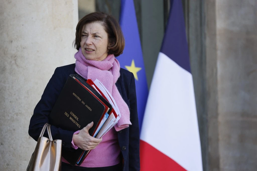 Athènes finalise l'achat à la France de trois frégates et de six Rafale