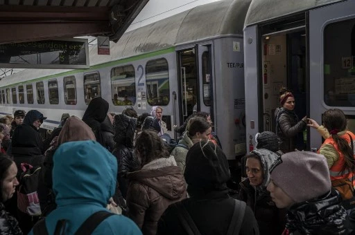 Ukraine: plus de 3,8 millions de réfugiés, le rythme d'arrivée plus lent