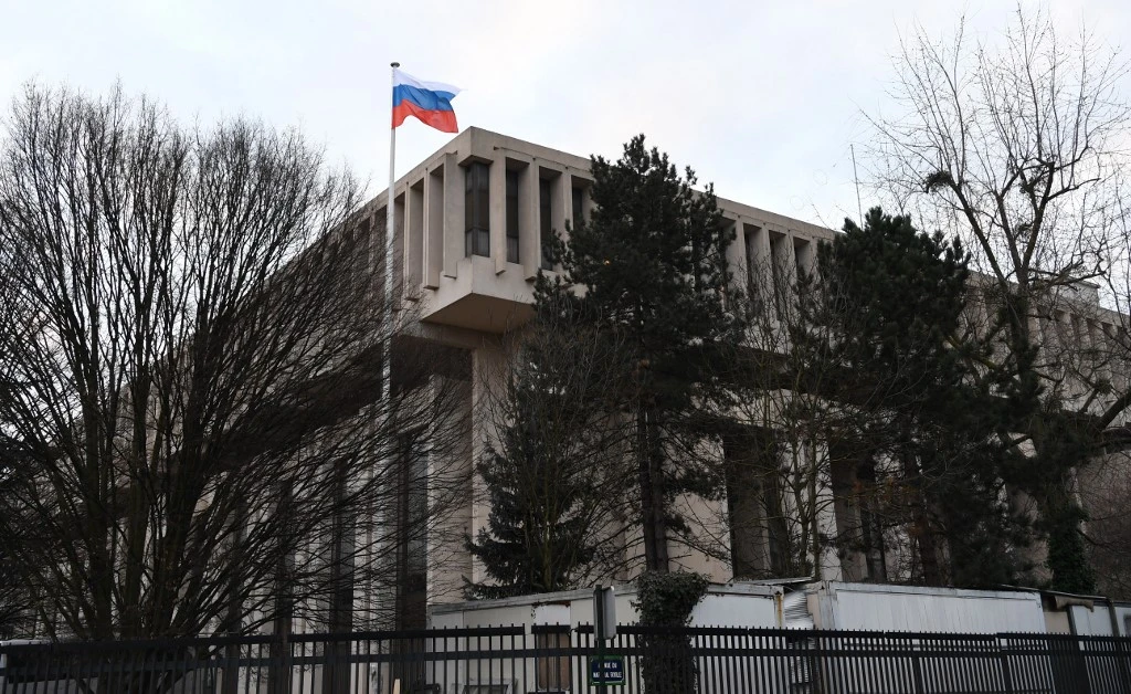 Une photo prise le 14 février 2017 montre l'ambassade de la Fédération de Russie à Paris. (AFP).