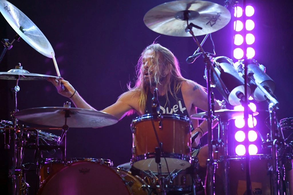 Le batteur des Foo Fighters, Taylor Hawkins, est mort à Bogota