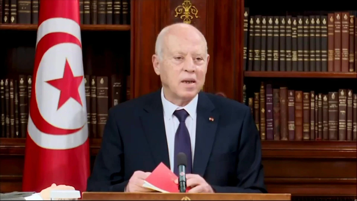 Tunisie: le président dissout le Parlement pour s'être réuni en ligne