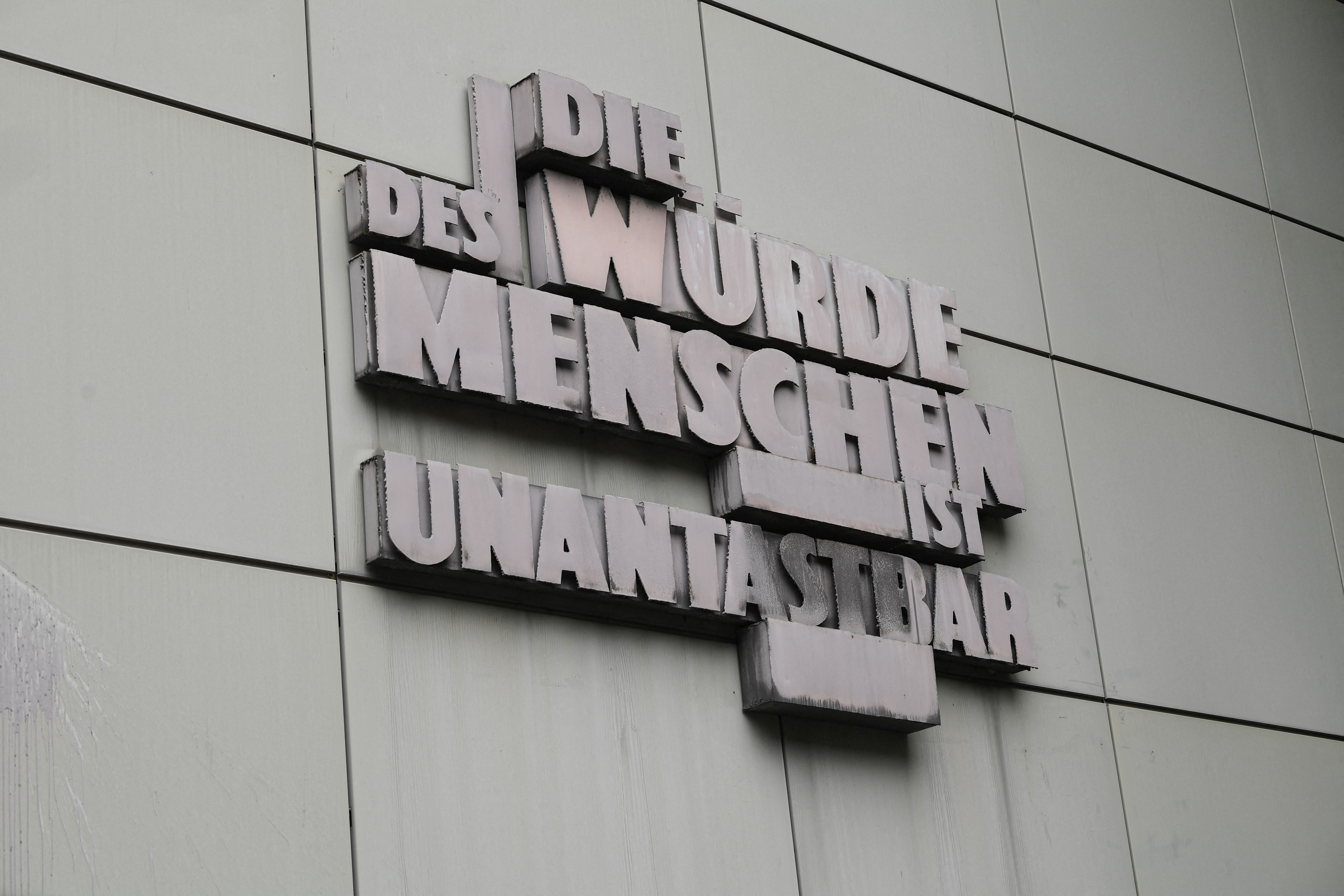 Mise en accusation d'un néo-nazi présumé qui rêvait de «guerre des races» en Allemagne