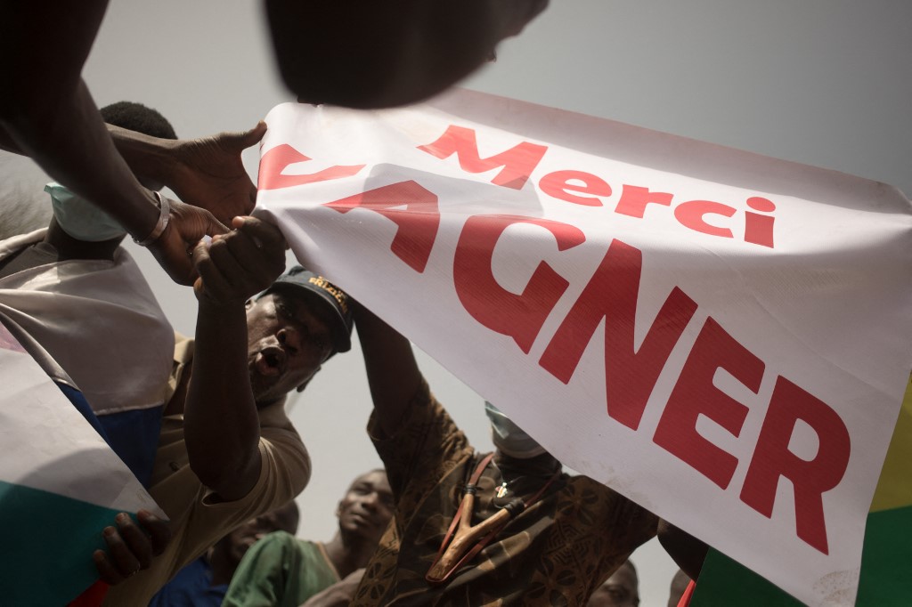 Mali: l'armée française accuse les mercenaires de Wagner d'avoir mis en scène un charnier