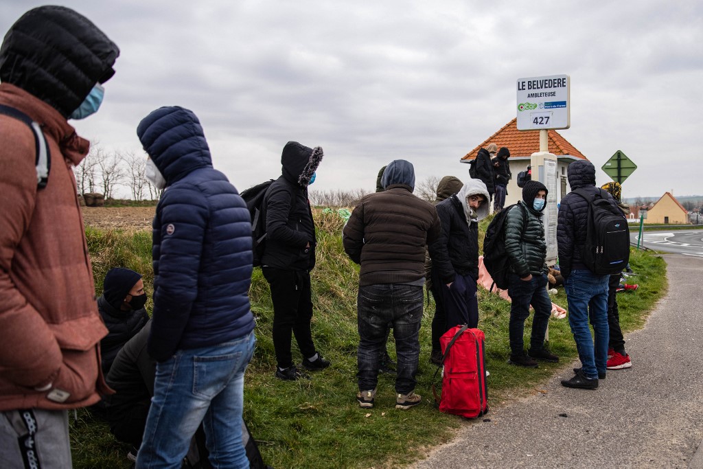 Calais: face aux expulsions, des boîtes aux lettres aux noms de migrants
