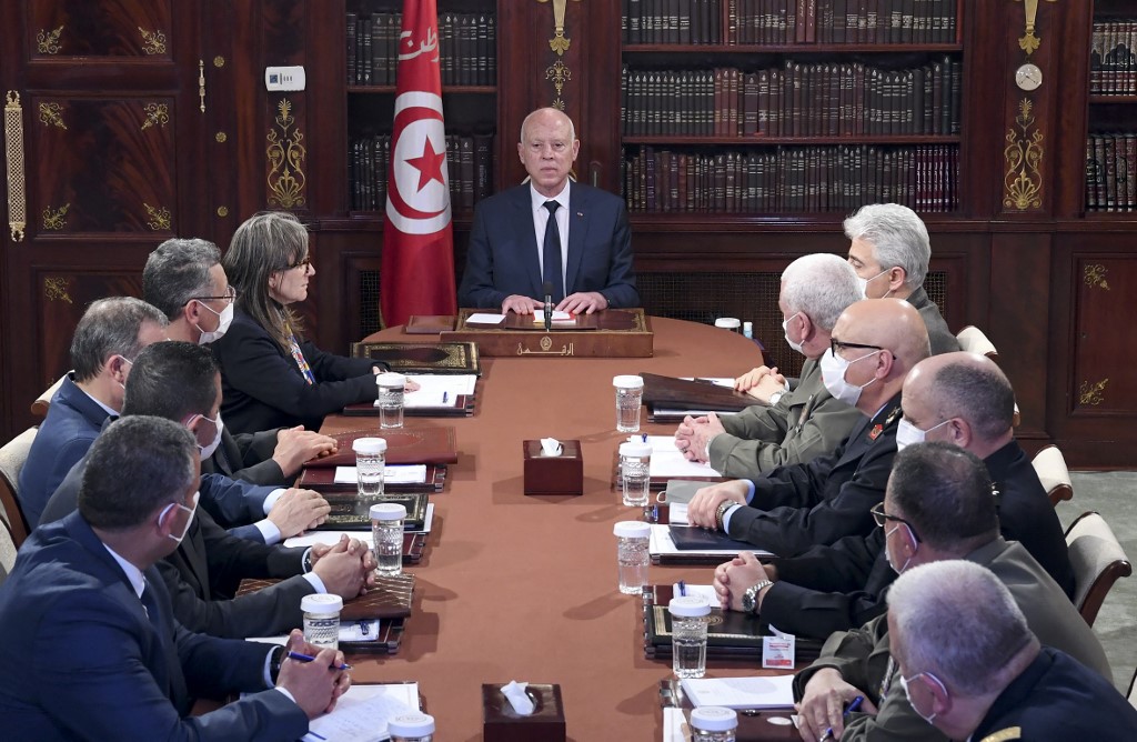 Faut-il se suffire de son propre refrain ?