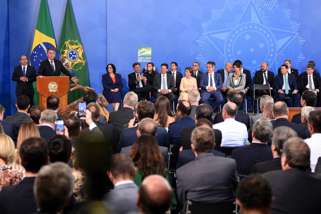 Brésil: Bolsonaro et Lula déjà en mode campagne électorale