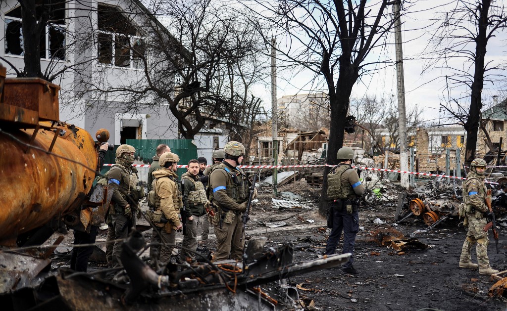 A Boutcha, Zelensky dénonce des «crimes de guerre» qui seront reconnus comme «génocide»