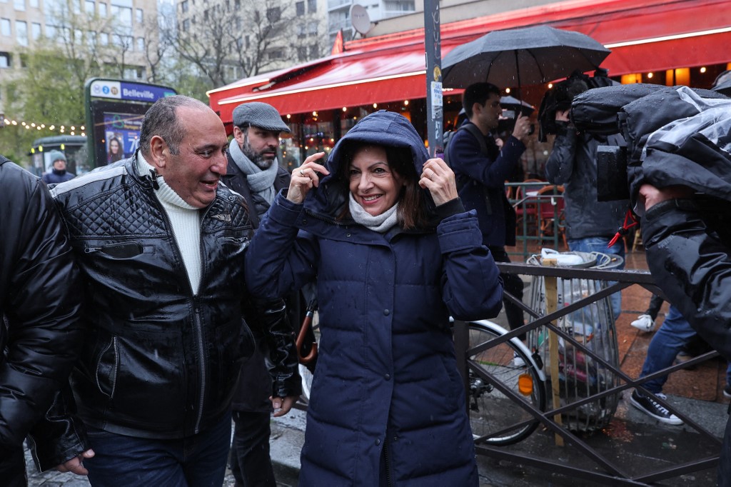 Au marché de Belleville, Hidalgo appelle à voter «en toute liberté»