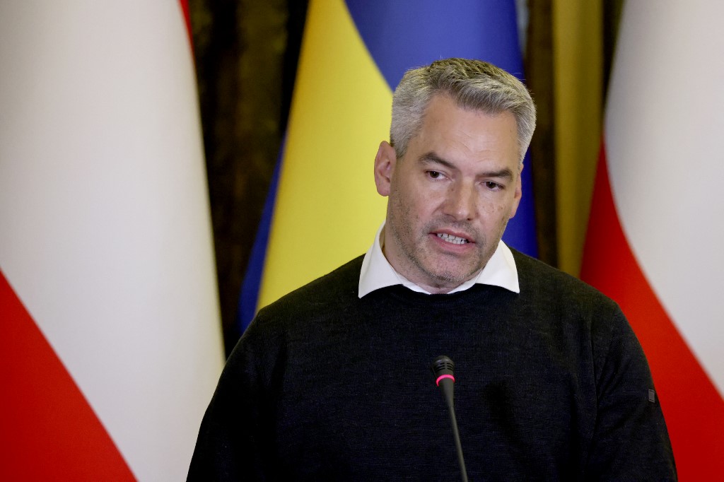 Ukraine: le chancelier autrichien va tenter d'obtenir à Moscou des corridors humanitaires