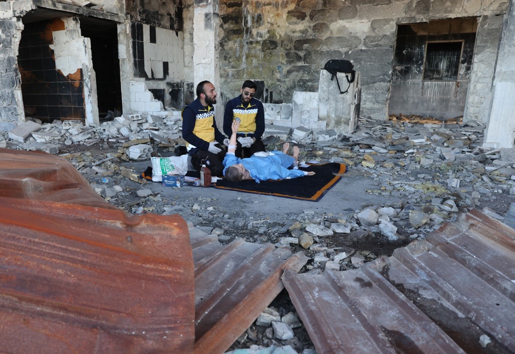 Forts de leur expérience de guerre, des Syriens viennent en aide aux Ukrainiens