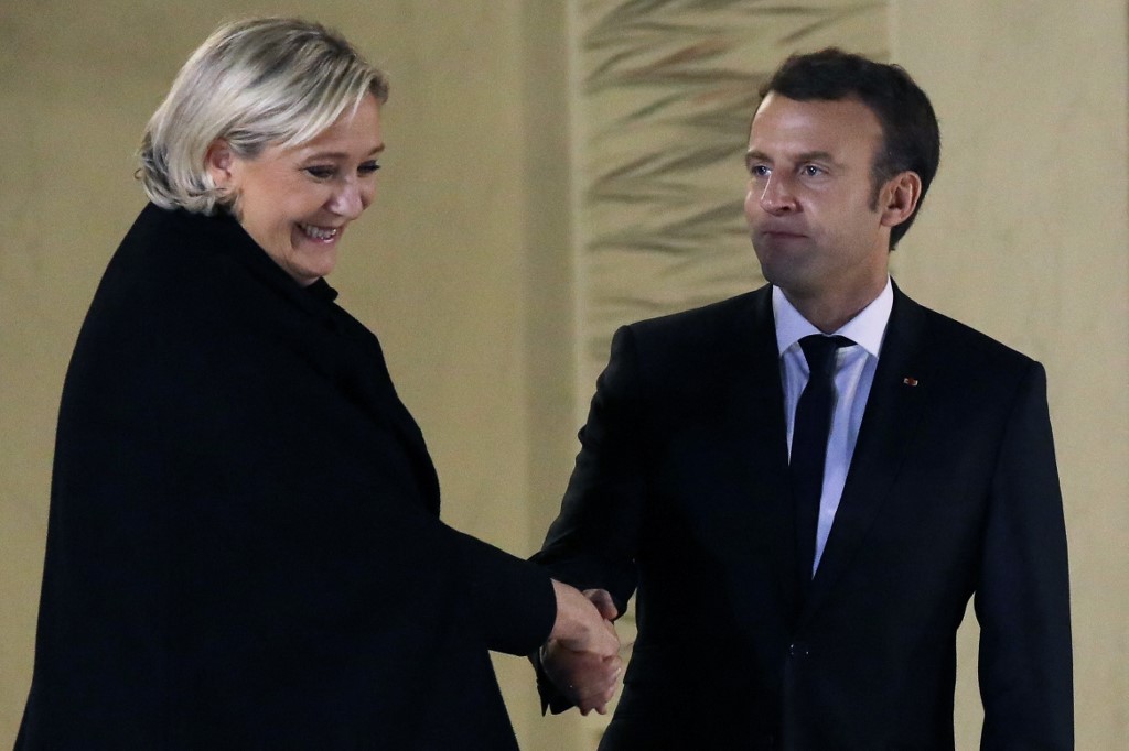 Présidentielle: Macron à 54% contre 46% pour Le Pen, selon un sondage