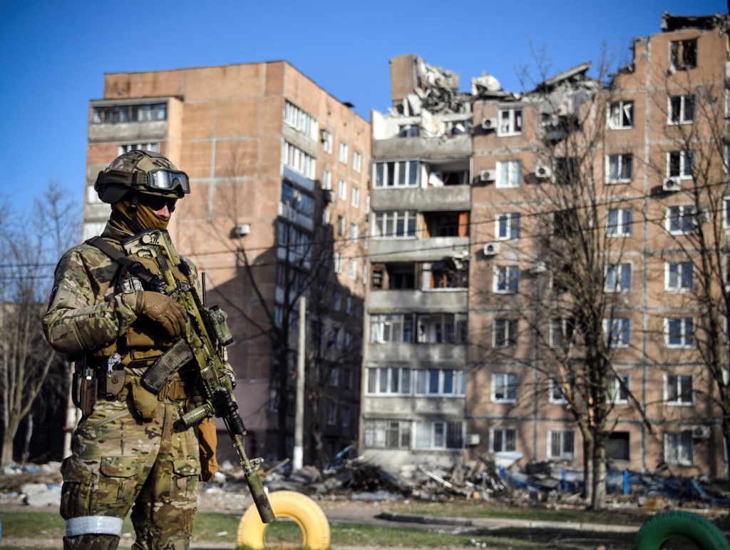Ukraine: nouvelles inquiétudes autour d'un éventuel usage d'armes chimiques à Marioupol