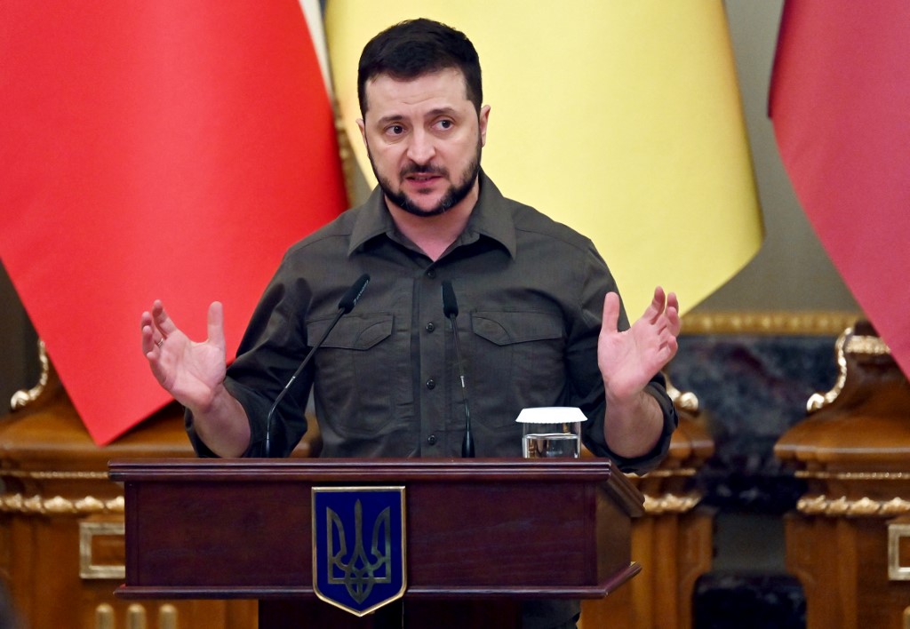 Zelensky dit avoir invité Macron à aller en Ukraine constater l'existence d'un «génocide»