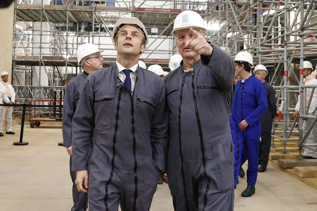 Sur le chantier de Notre-Dame, Macron se réjouit d'un «témoignage d'espérance»