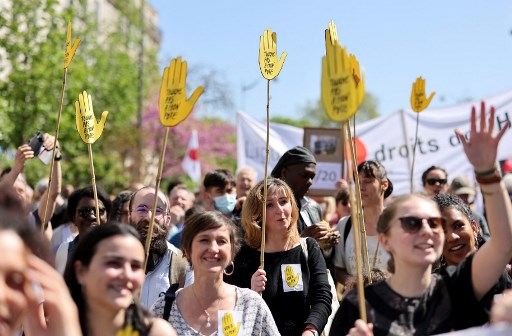 Près de 23 000 manifestants en France contre l'extrême droite, loin d'être pro-Macron