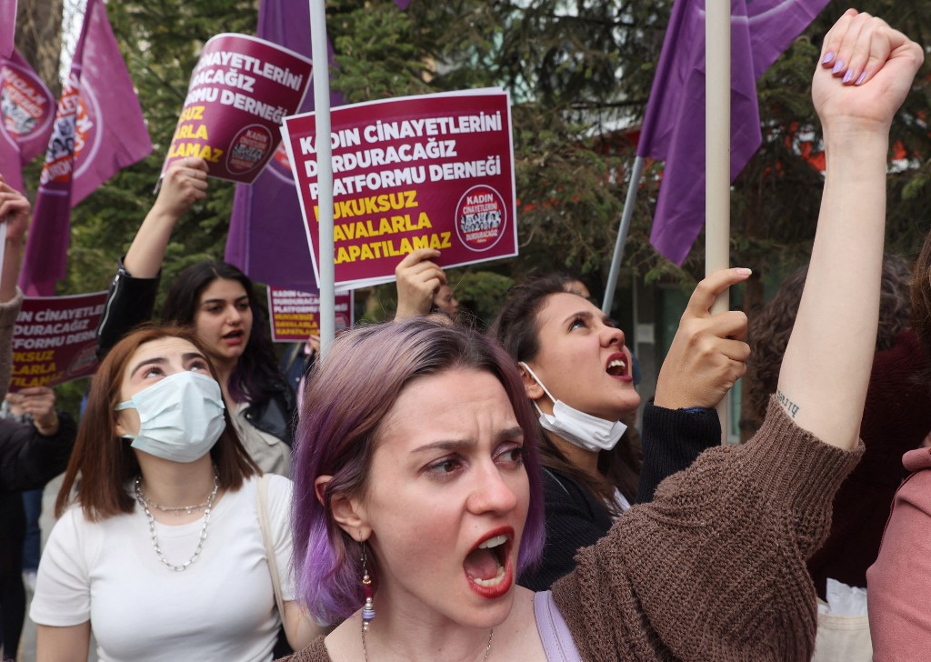 Turquie: manifestations contre la menace de dissolution d'une association pour le droit des femmes