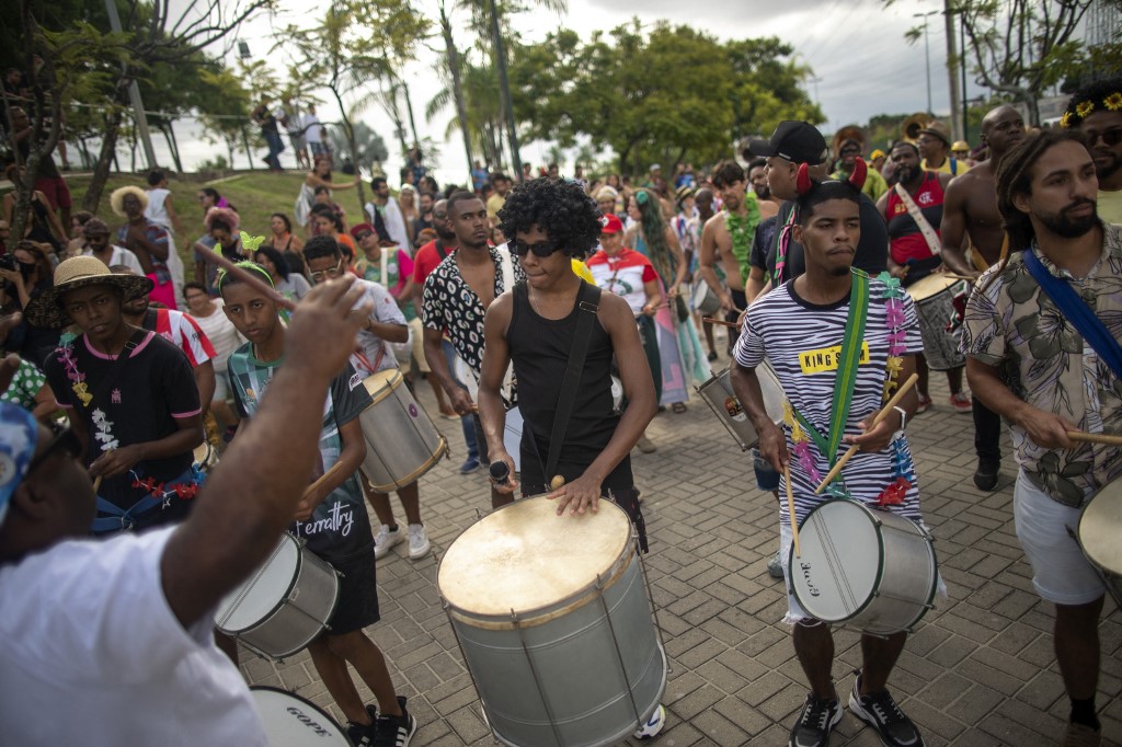 Brésil: le carnaval de Rio enfin de retour