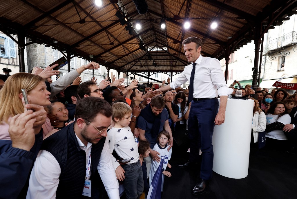 Macron exhorte les électeurs à la mobilisation car «rien n'est fait»
