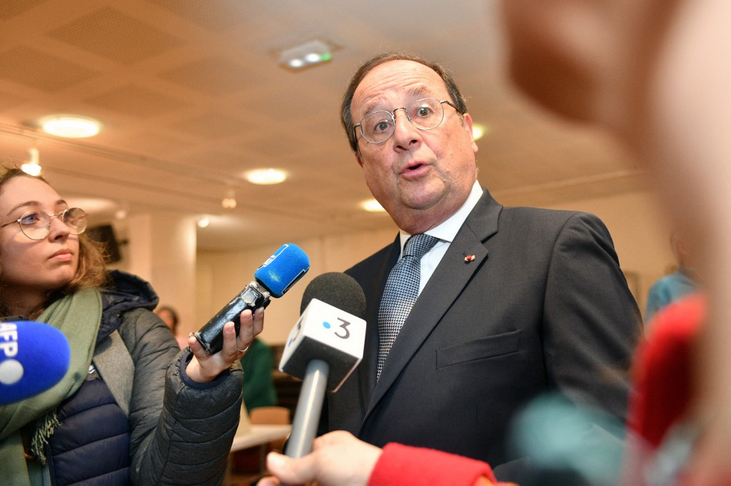 Accord avec LFI: Hollande met en garde contre «une disparition» du PS