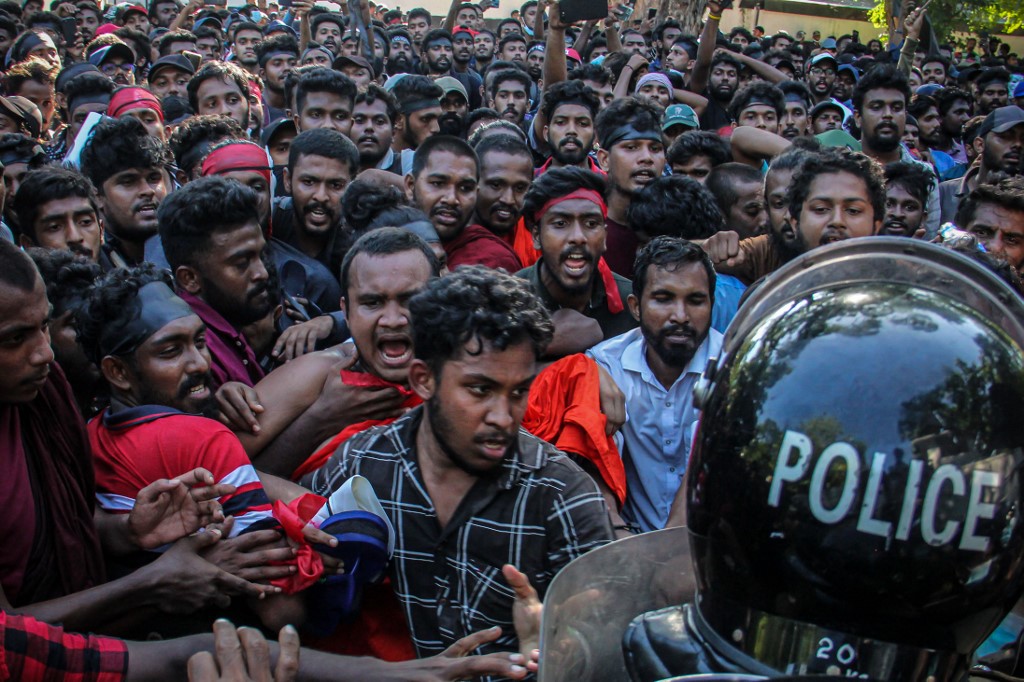 Les échanges de nouveau interrompus à la Bourse du Sri Lanka qui a plongé de 12,6%