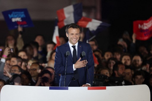 Emmanuel Macron promet une «méthode refondée» pour être «le président de tous»