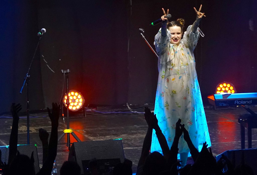 «S'exprimer»: des stars russes en concert pour aider les réfugiés