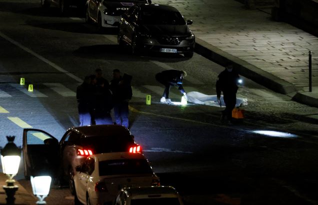 Morts sur le Pont-Neuf: l'avocat du policier conteste l'«homicide volontaire»