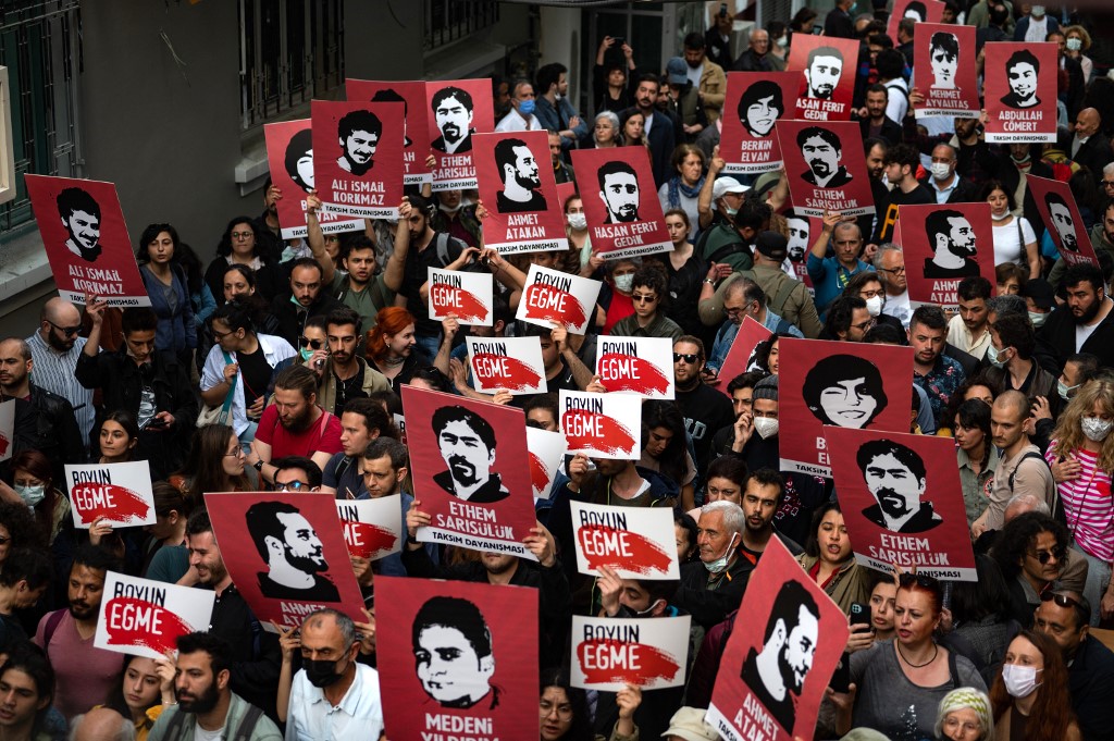 Turquie: après le procès Kavala, la société civile condamnée au silence