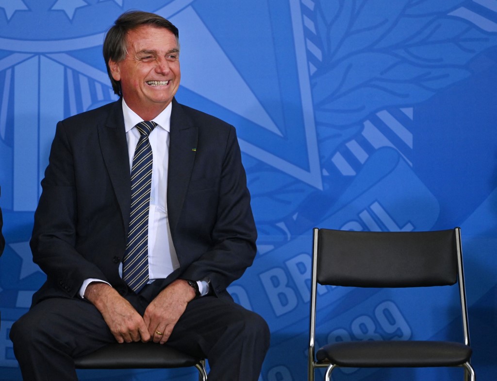 Bolsonaro ironise sur l'appel à voter de DiCaprio à la jeunesse brésilienne
