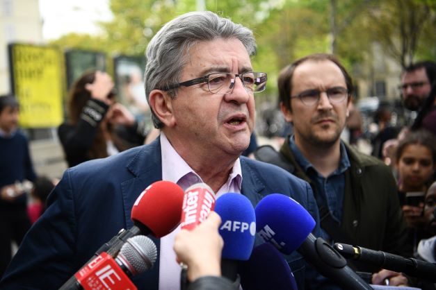 Législatives: intenses négociations à gauche mais encore des atermoiements