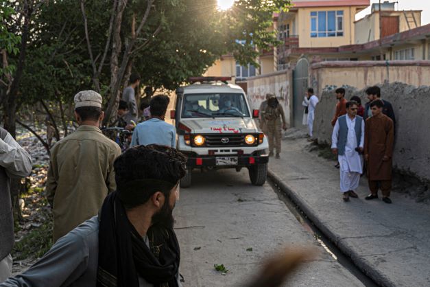Afghanistan: environ 10 morts dans une explosion dans une mosquée sunnite de Kaboul