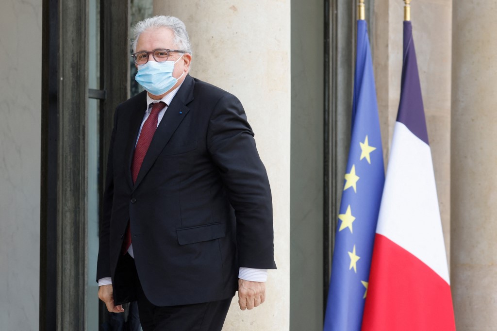 Le recteur de la Grande Mosquée de Paris et membre du Conseil français du culte musulman (CFCM) Chems-Eddine Hafiz, arrive à l'Elysée à Paris, le 19 octobre 2020 (AFP)