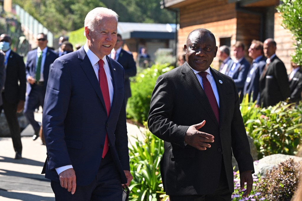 Le président sud-africain évoque un échange «productif» avec Biden au sujet de l'Ukraine