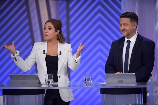 La journaliste Lea Salamé de la chaîne publique française France 2 et le journaliste français Laurent Guimier. (AFP).