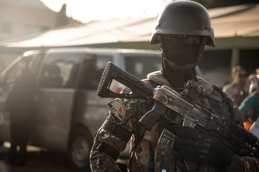Mali: succès antidjihadiste ou massacre de civils, que s'est-il passé à Moura?