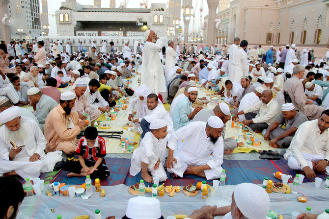 Les Saoudiens célèbrent le premier ramadan sans restrictions liées à la Covid-19