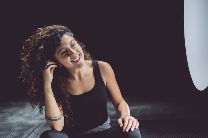 Le mélange de musique et de vers de la poétesse palestinienne Farah Chamma fait sensation
