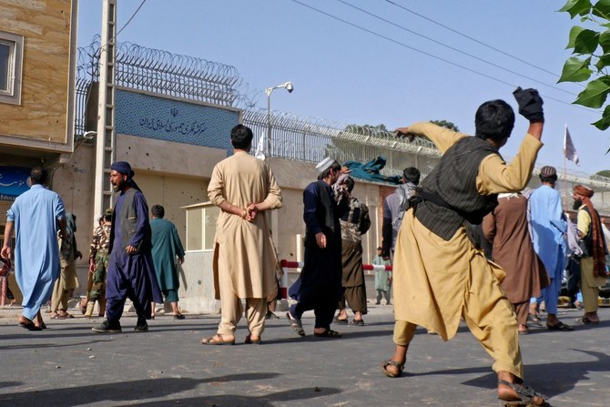Les talibans s'inquiètent du «traitement brutal» que reçoivent les réfugiés afghans en Iran