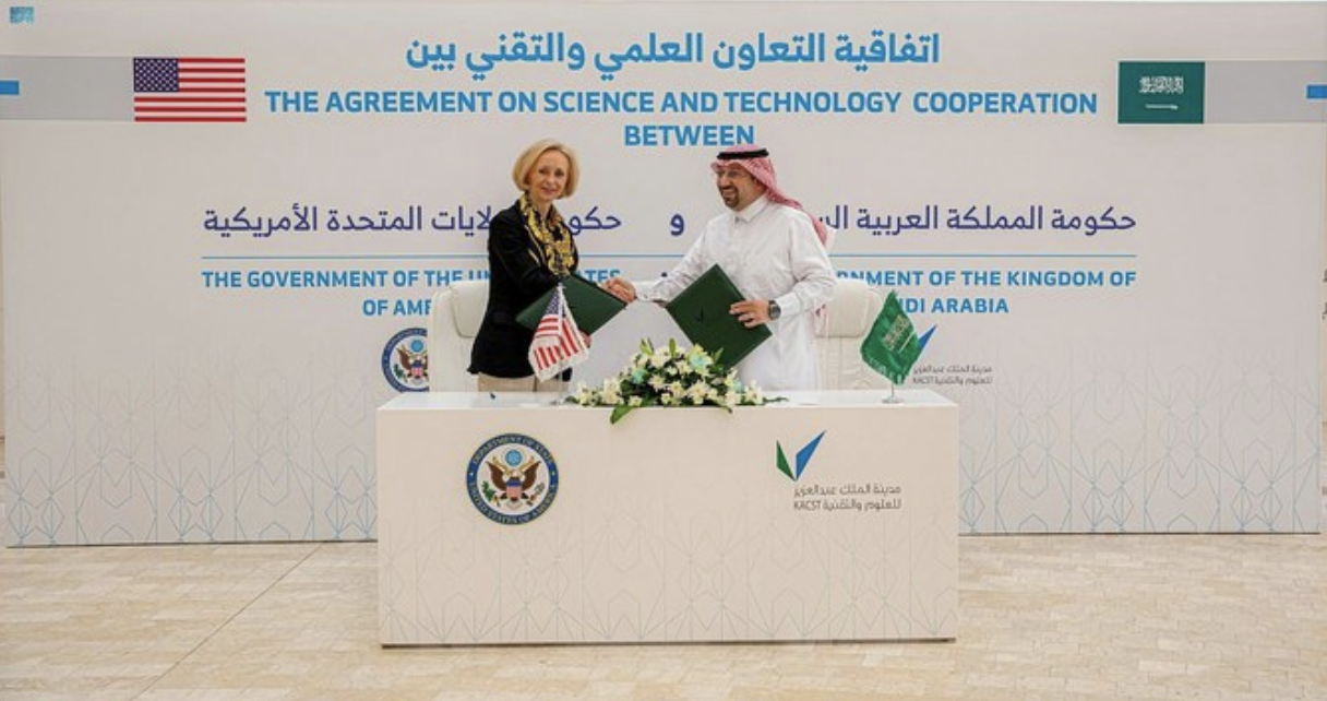 L’Arabie saoudite et les États-Unis renouvellent un accord de coopération scientifique et technique