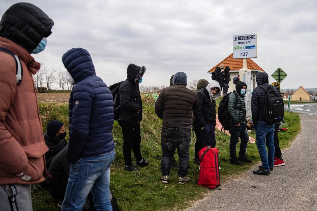 Calais: face aux expulsions, des boîtes aux lettres aux noms de migrants