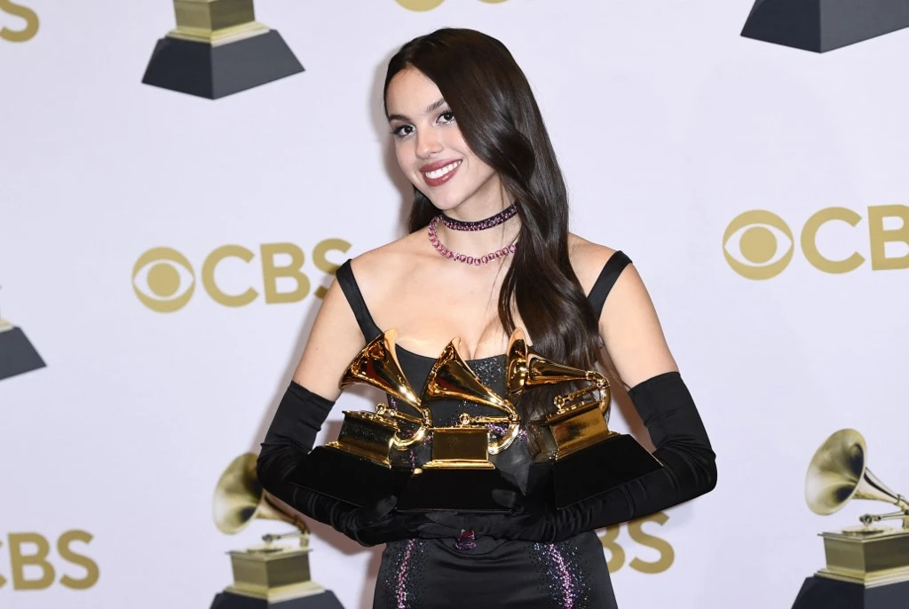Ukraine, Oscars, Batiste, hommage aux morts: les temps forts des 64e Grammy Awards