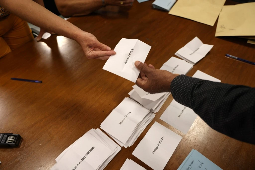 Présidentielle: Macron ou Le Pen? La France de l'Outre-mer commence à voter