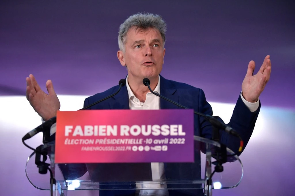 Roussel se défend d'avoir plombé Mélenchon et veut «discuter» législatives