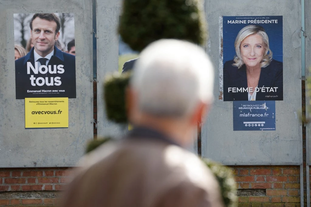Macron impose le front républicain