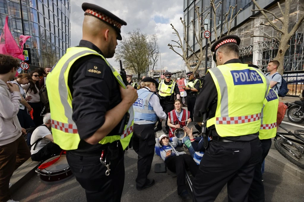 Climat: Londres perturbée par une importante manifestation d'Extinction Rebellion