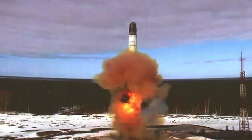 Premier tir d'essai réussi du Sarmat, dernier né des missiles balistiques russes