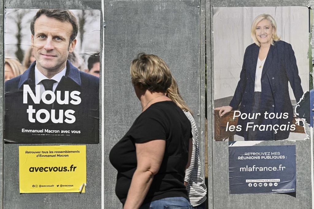 En Direct : La France aux urnes pour un choix historique